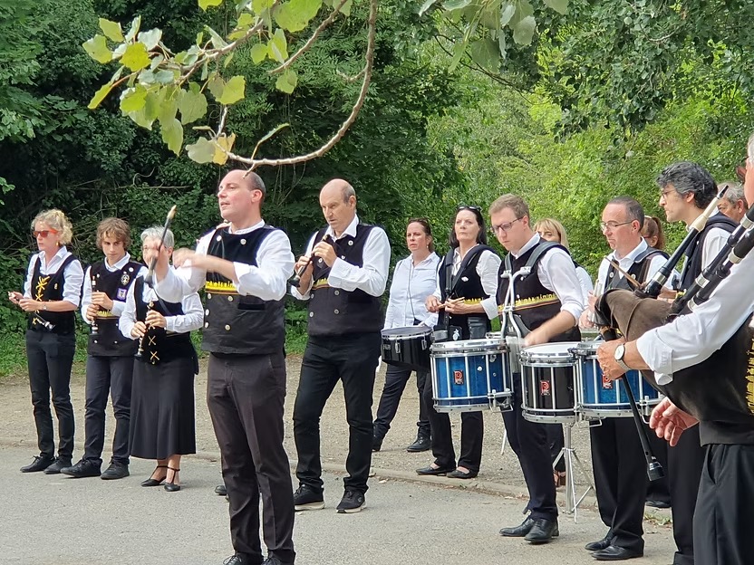 674350_c0a27df0c25144da837ab1b6cde7d16c-mv2 674350_c0a27df0c25144da837ab1b6cde7d16c-mv2