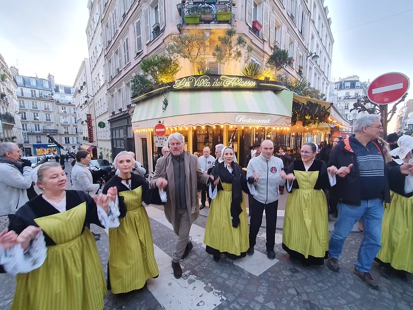 674350_3f3b4ad497974558a0359d5e94c4b39c-mv2 674350_3f3b4ad497974558a0359d5e94c4b39c-mv2