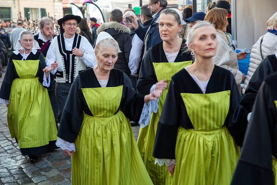 674350_c85f989d2386475c986e9cebb8e738f1-mv2 674350_c85f989d2386475c986e9cebb8e738f1-mv2