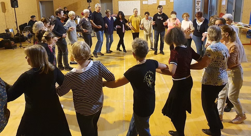 674350_27dd2c9e28a14b56ae76e026a8bf176e-mv2