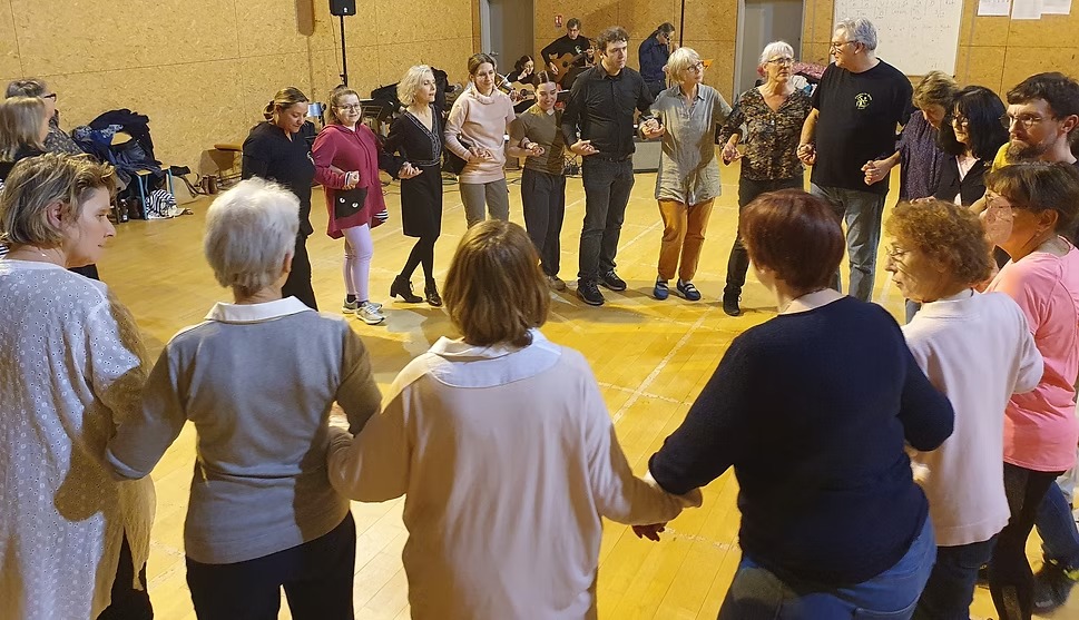 674350_81236a110f5343a6a27b7e5af5f44586-mv2