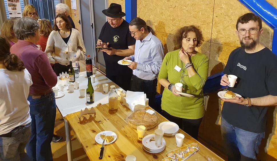 674350_c40c9f2e1f9b4f74a1fab6e1b2e2f188-mv2