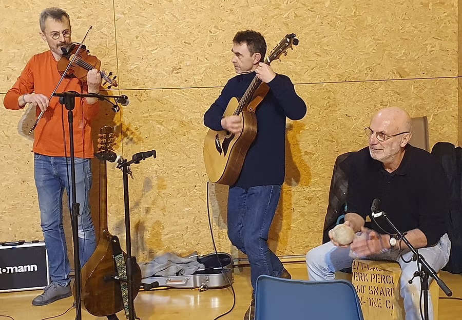 674350_d561339f7ed24f6a84e3f16a4ae33304-mv2