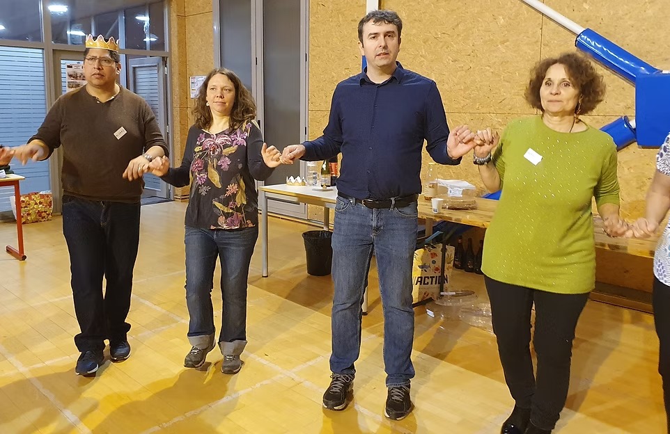 674350_f5a0f1a1570f46e3a20992f08f5b5916-mv2