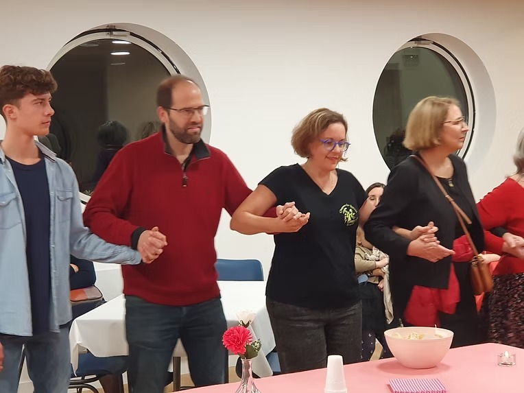 674350_7762b9073f8a431595469af3e1b6dd04-mv2