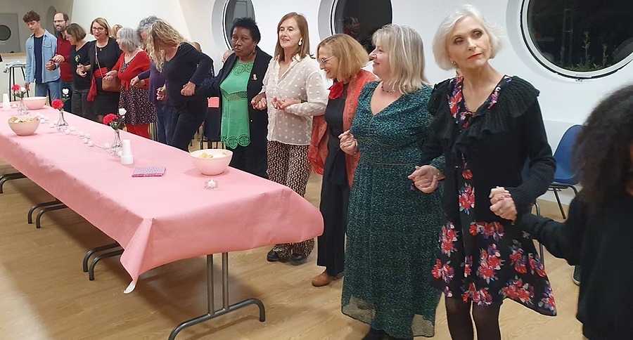 674350_971f606010dc4960bb98ca42939b7676-mv2