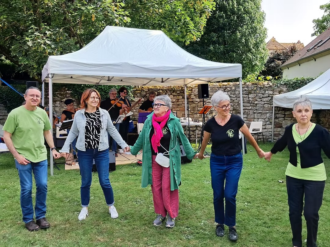 674350_7295d039660148288970f52f2c26d219-mv2