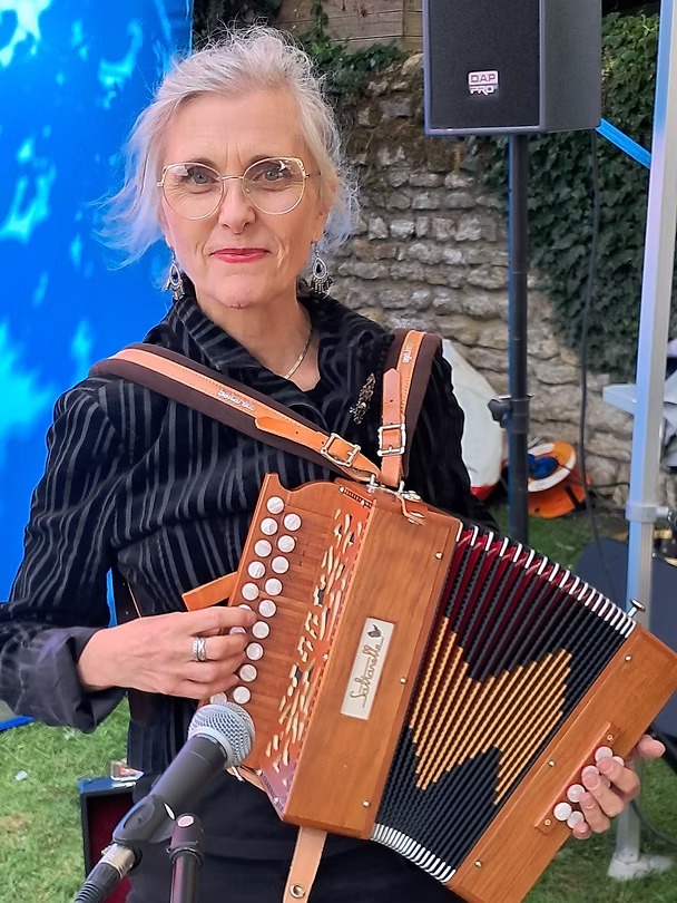 674350_bb2ee6a4fead4a679bef2ae554087d1b-mv2