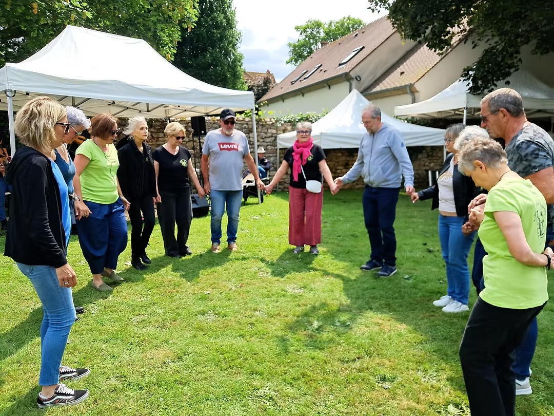 674350_bbeb76c5a73946b2996e0e6c9d293300-mv2