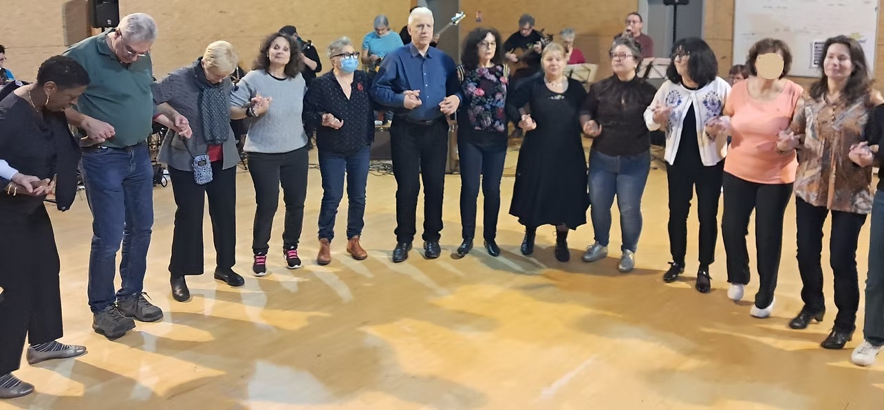 674350_10856fe52bcb44a390701e4aac4d690c-mv2