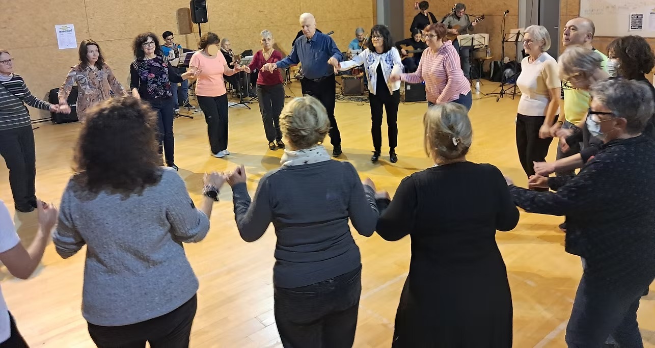 674350_6e125618288049b895b1448de707f3f8-mv2