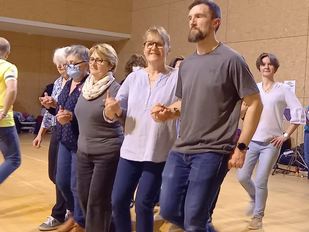 674350_86a34417204449ecb56c80c4fe40fb38-mv2