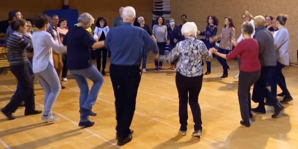 674350_f5083a1526724efc8c2833e6abe8abb2-mv2