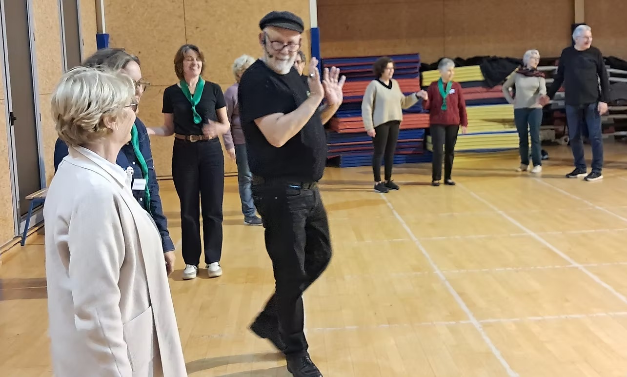 674350_2a71ca4997c547ffac05f33fda887668-mv2